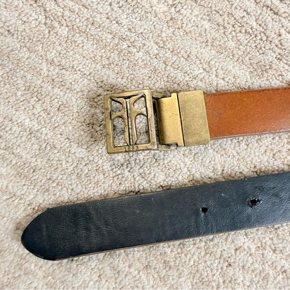 FRYE Women’s Genuine Leather Reversible Belt w/ LOGO size Medium - Picture 8 of 8
